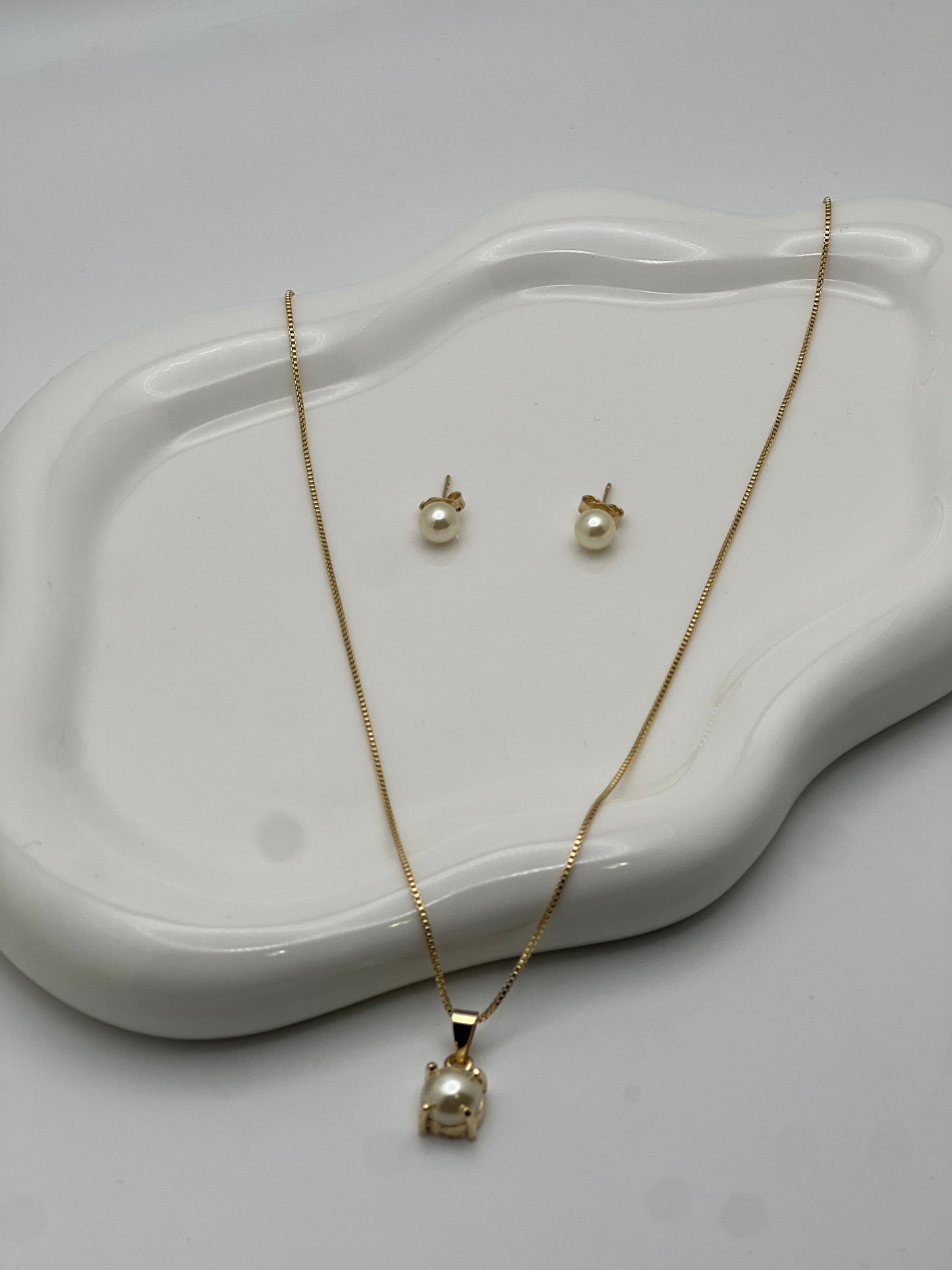 Classic Pearl Set
