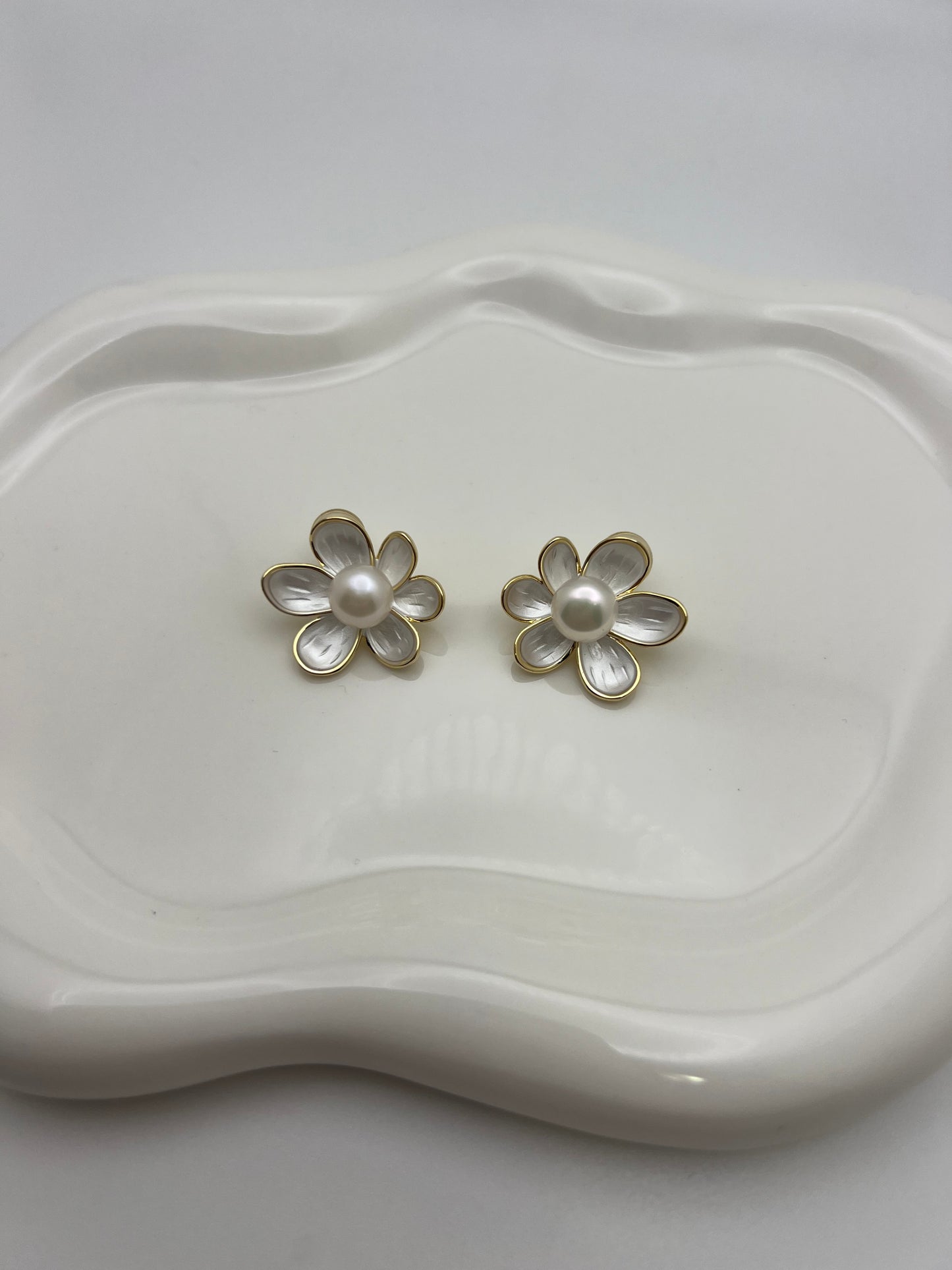 Flora Chanel Pearl Studs