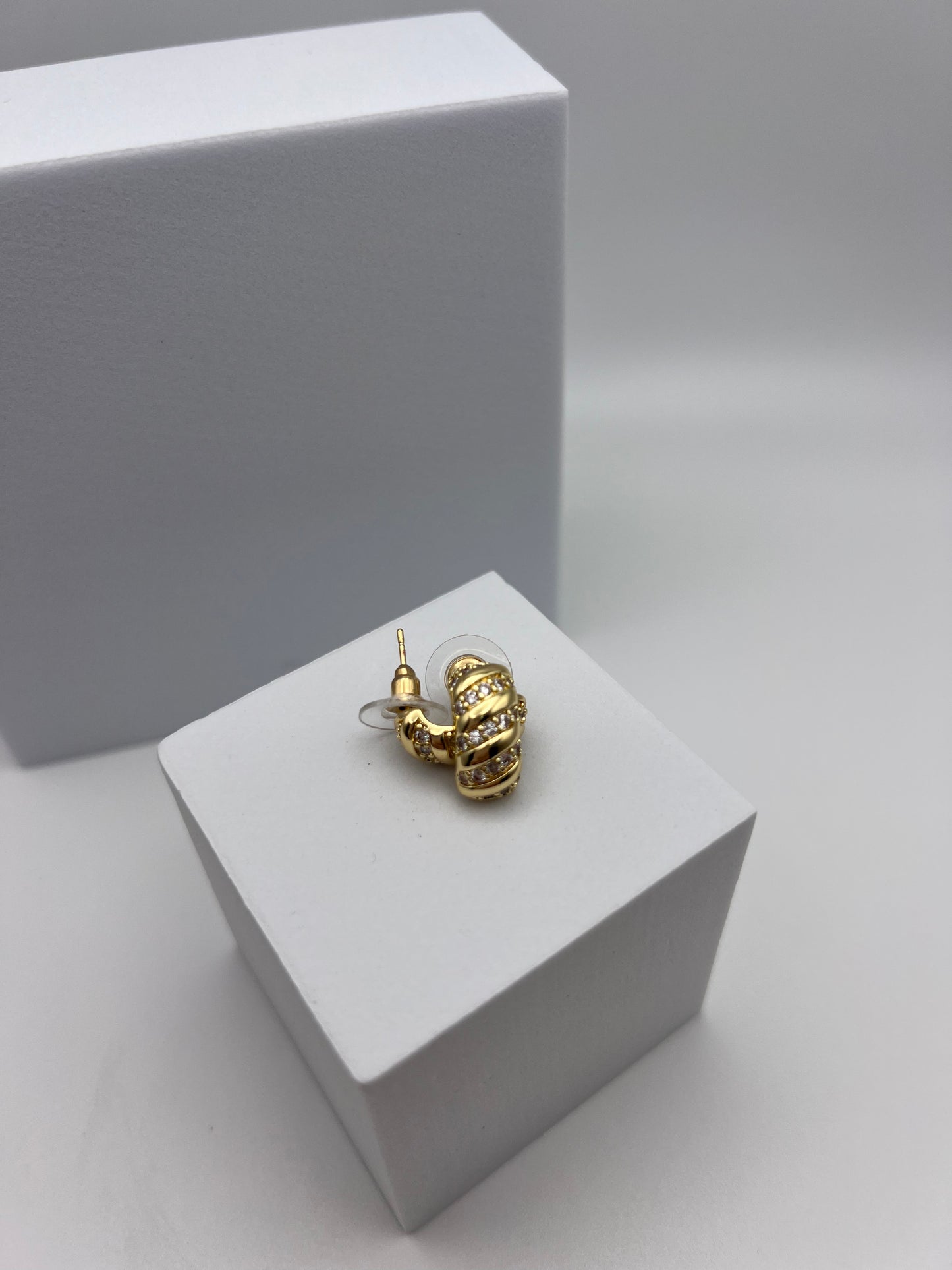 Round Brilliant Earrings