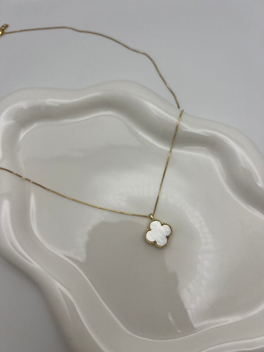 Ivory Clover Alhambra Necklace