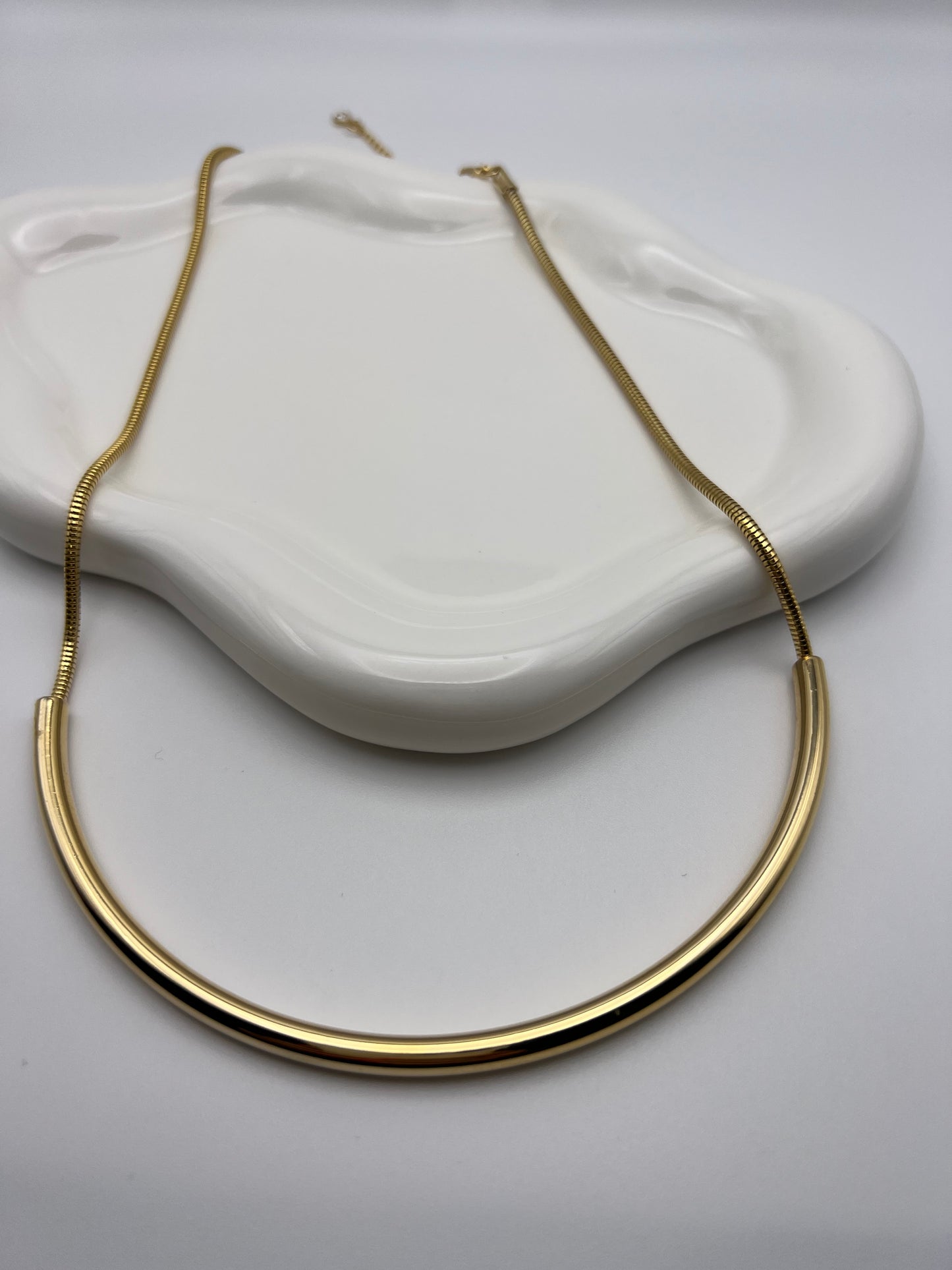 Arc Necklace