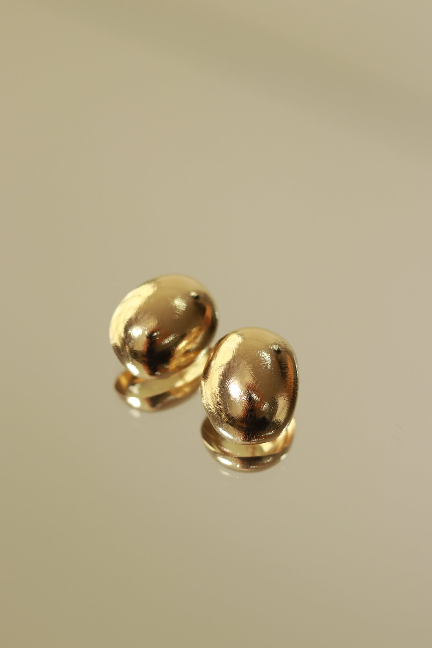 Eduarda Oval Earrings