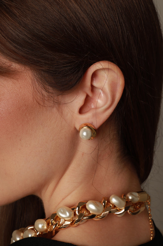 Leticia Hammered Pearl Earring