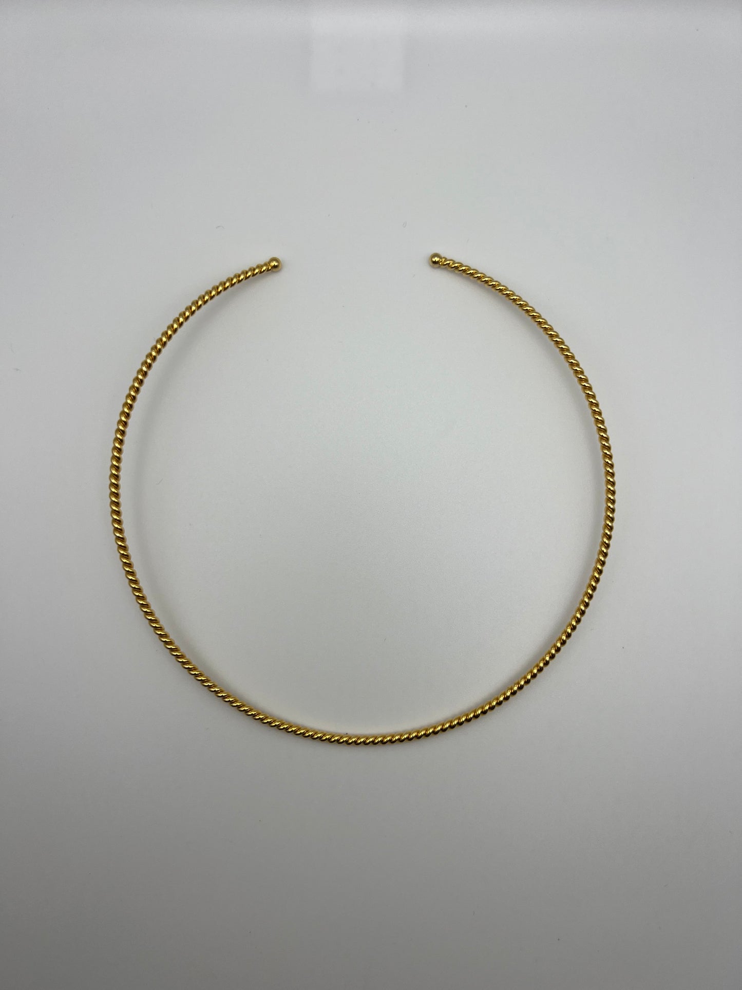 Thin Twisted Chocker Necklace